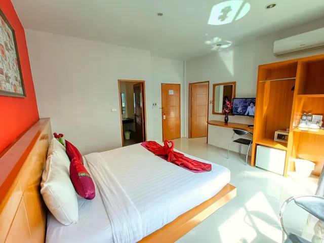 جناح عائلي بسريرين كينج بشرفة بغرفتي نوم، PJ PATONG RESORTEL 8/10