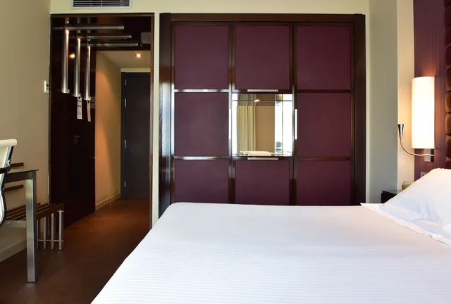 Standard, King and Twin Beds, Pestana Arena Barcelona 3/8
