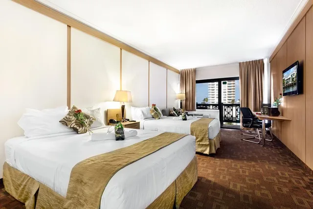 غرفة بسريرين كوين، The Garden Hotel and Resort 2/3