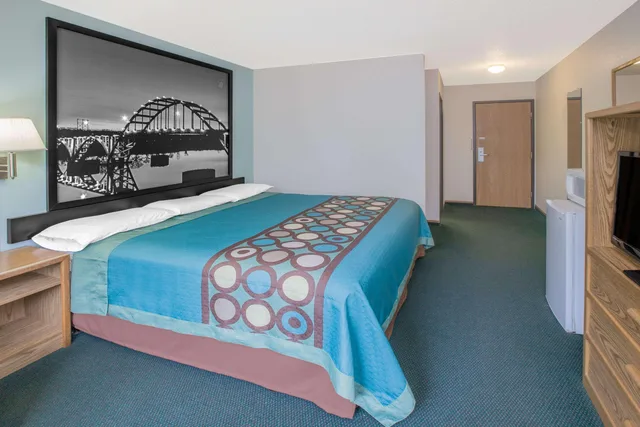 غرفة بسرير كينج، Super 8 By Wyndham Mountain Home 3/3