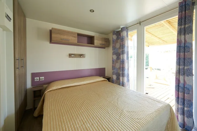 2 Bedrooms, Mobile Home, Double and Twin Beds, Murphy Bed, 2 Bathrooms، Camping Baia Verde 1/2