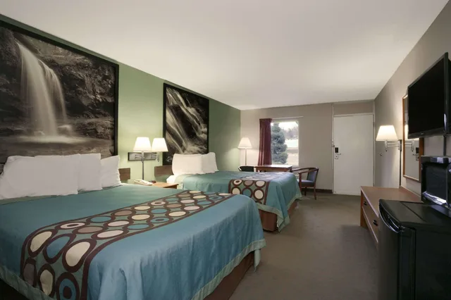 غرفة قياسية بسريرين كوين للمدخنين، Super 8 By Wyndham Kingsport 1/4
