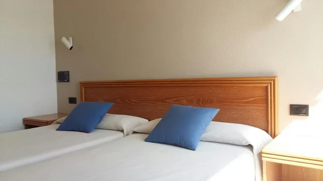 غرفة بسرير مزدوج بإطلالة على البحر، Sorrabona Hotel 2/8