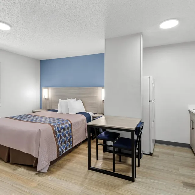 Efficiency, Queen Bed, Suburban Studios Copley Akron West 1/3