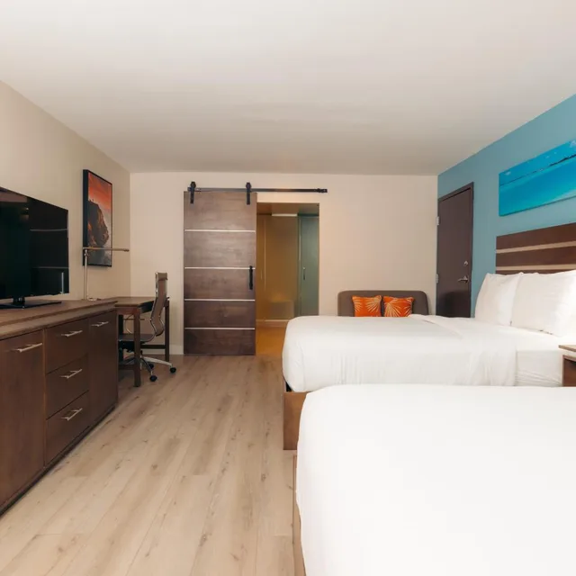 Suite, 2 Queen Beds, Bathtub, The Cove Hotel, Ascend Hotel Collection 1/10