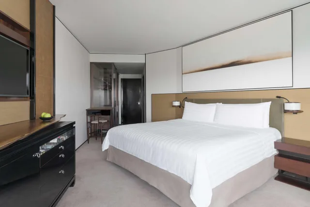 Deluxe, Double Bed, Shangri-La Singapore 2/3