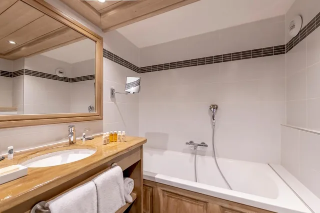 غرفة كبيرة بسرير مزدوج أو سريرين منفصلين، Hotel La Chaudanne 4/4