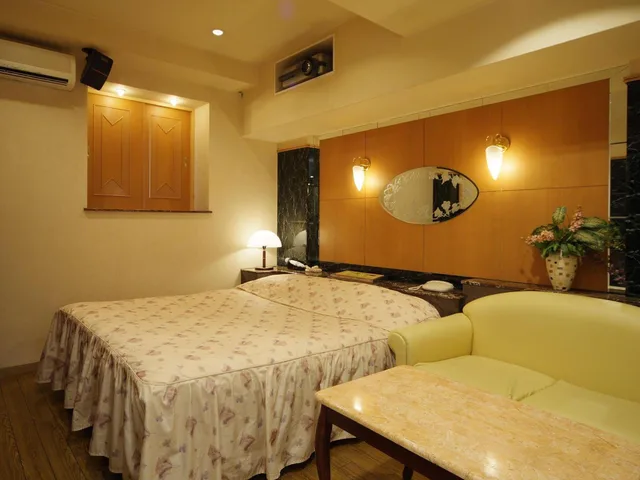 Standard, Queen Bed, Fine Sakai 1/1