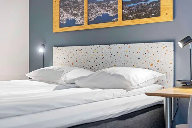 غرفة بسرير كوين، Home Hotel Grimstad 2/3