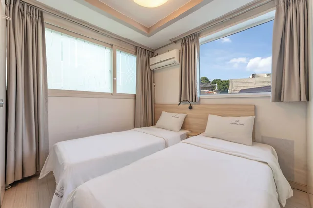 غرفة قياسية بسريرين منفصلين، Staywell Hotel 6/10