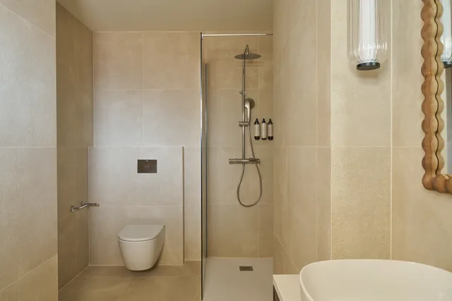 جناح جونيور، Hotel Riviera Costa del Sol 5/6