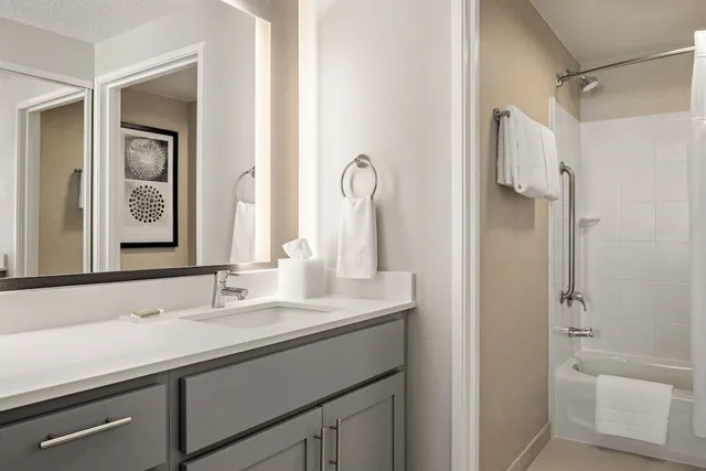جناح بسريرين كوين بغرفتي نوم مع أريكة، Residence Inn By Marriott Chicago Naperville Warrenville 4/4