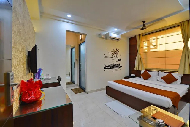Superior, Double Bed, HOTEL TILAK 3/10