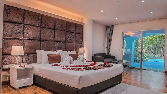 Premier, King Bed, Pooh Beach Resort and Spa 2/10
