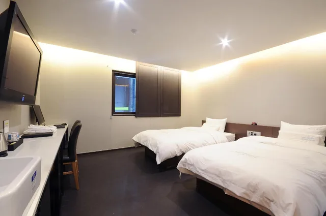 Deluxe, 1 Double and 1 Single Bed, No Parking، Queens Hotel 4/7