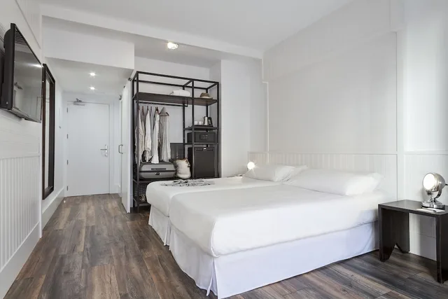 غرفة بسريرين منفصلين بشرفة، Hotel Delamar - Adults Only 3/10