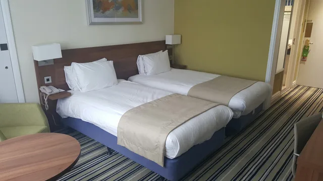 غرفة بسريرين منفصلين، Holiday Inn Derby Nottingham M1 J25 2/7
