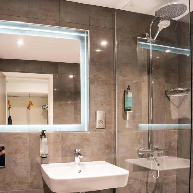 غرفة قياسية بسرير مزدوج، Almondsbury Interchange Hotel 7/8
