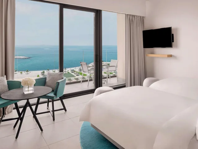 غرفة سوبيريور بسرير فردي بإطلالة على البحر، Movenpick Resort Al Marjan Island 3/8