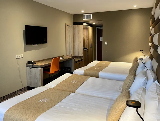غرفة قياسية رباعية بأربعة أسرّة، Xo Hotels Blue Tower 5/9