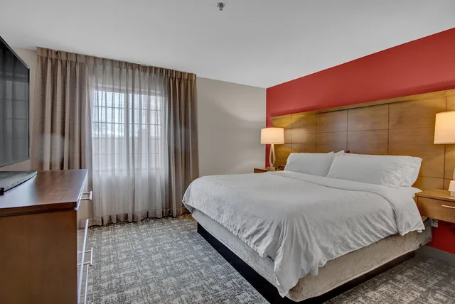 جناح بسرير كينج وسريرين كوين بغرفتي نوم بمطبخ لذوي الإعاقة، Staybridge Suites Salt Lake-West Valley City 1/7