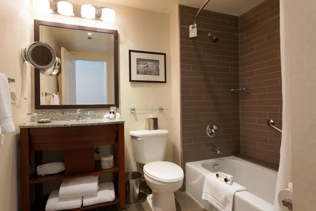 Fairmont Gold, King Bed, Lounge Access, Corner، Fairmont Winnipeg 4/6