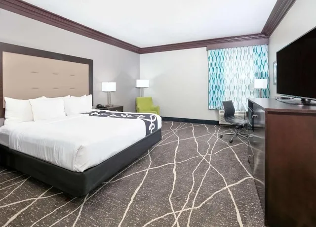 غرفة بسرير كينج لذوي الإعاقة، La Quinta Inn Suites Little Rock Bryant 3/8