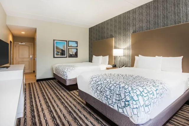 غرفة بسريرين كوين، La Quinta Inn Suites By Wyndham Buffalo Amherst 5/7