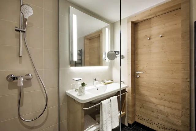 Room, Queen Bed, Park View, Balcony, Rikli Balance Hotel 4/4