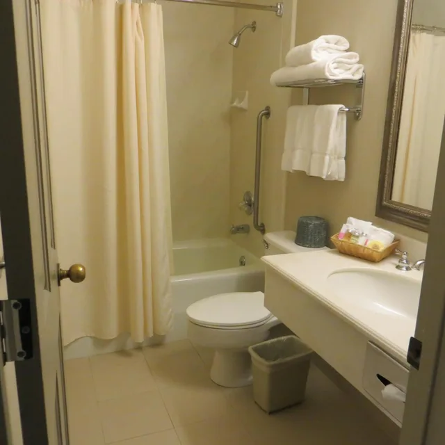 جناح بسريرين مزدوجين بغرفتي نوم، Cow Hollow Inn 4/8