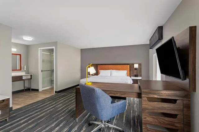 استوديو بسرير كينج مع أريكة، Hampton Inn Suites Richmond 2/3