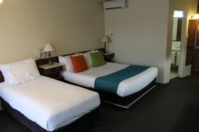 غرفة بسرير كوين وسرير فردي، Surestay Hotel By Best Western Mid City Ballarat 1/4