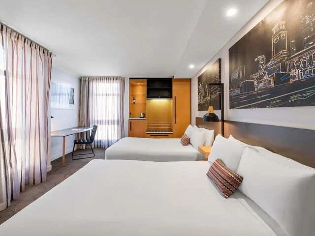 غرفة سوبيريور بسريرين مزدوجين بإطلالة على المدينة، Mercure Brisbane King George Square 1/7