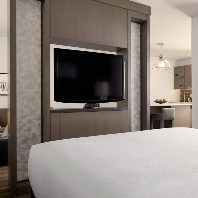 1 Bedroom, Suite, King Bed, Sofa, Hyatt House Portland Airport 1/1