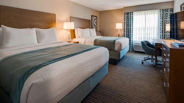 غرفة بسريرين كوين، Best Western Plus Desoto 2/4