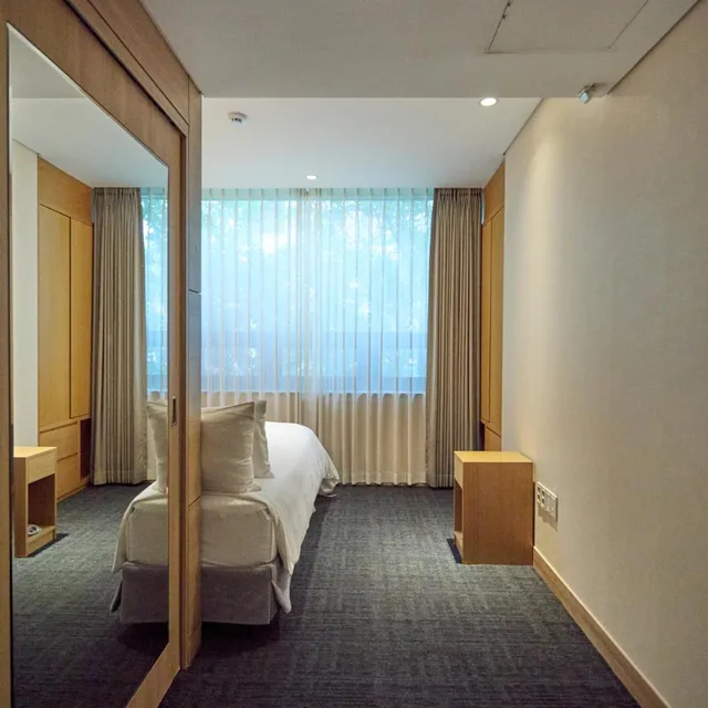 جناح بسريرين مزدوجين بشرفة بمنطقة جلوس، ACUBE HOTEL 6/10