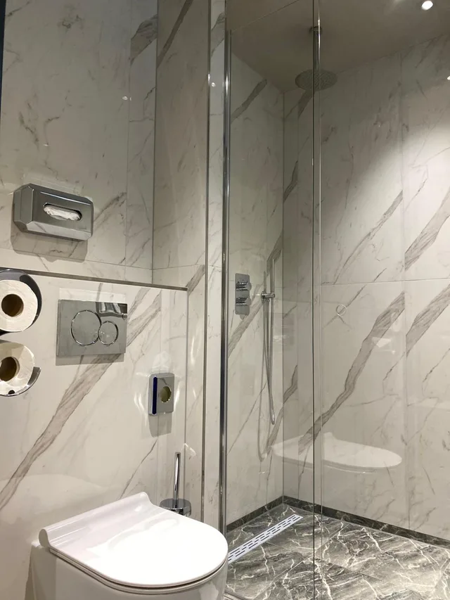 غرفة قياسية كبيرة بسرير مزدوج بشرفة بإطلالة، G Hotel 7/8