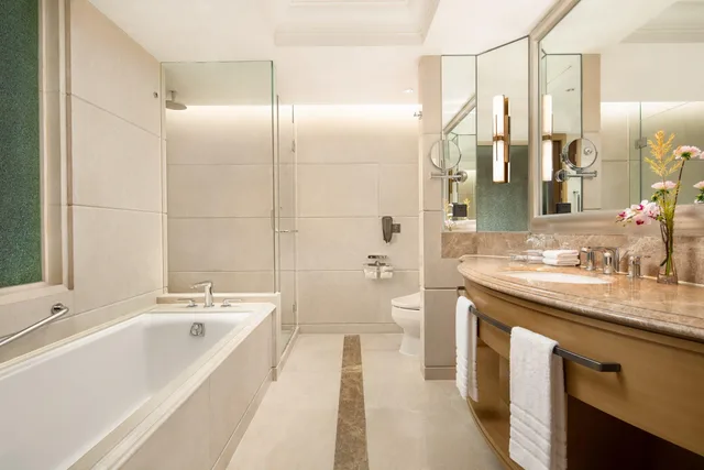 جناح بريميوم بسرير كينج مع دخول الصالة، Crowne Plaza Fudan 2/2