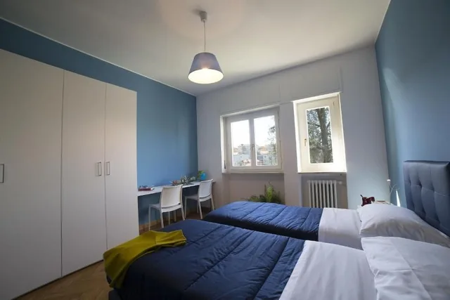 شقة أساسية رباعية بسريرين كوين بشرفة بـ3 غرف نوم مع أريكة، Dreams Hotel Residenza Gambara 1/5