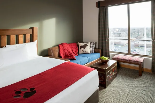 Junior Suite, Studio, Queen Bed, Sofa، Great Wolf Lodge Bloomington 2/4