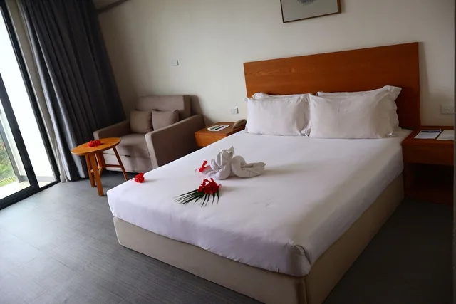 Room, King Bed, Bay View, Sofa، Nalagi Hotel 5/10