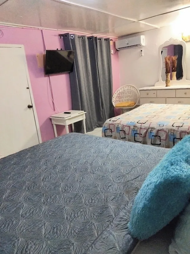 Family, 1 Single and 2 Queen Beds, Pool Access, Pinkhibiscus Guest House 10/10