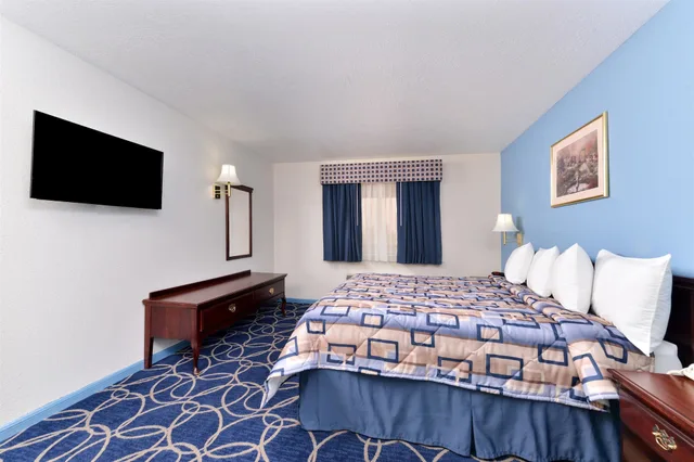 غرفة بسرير كينج، Americas Best Value Inn Suites Houston Brookhollow Nw 2/5