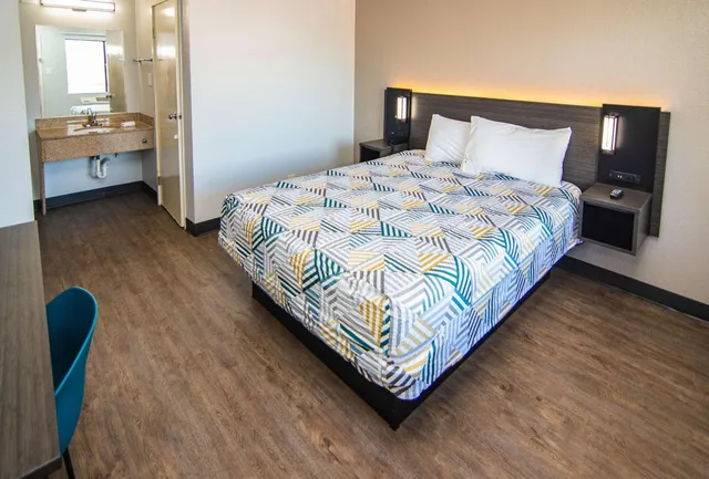 غرفة بسرير كوين لذوي الإعاقة، Motel6 Ft. Pierce, FL 6/10