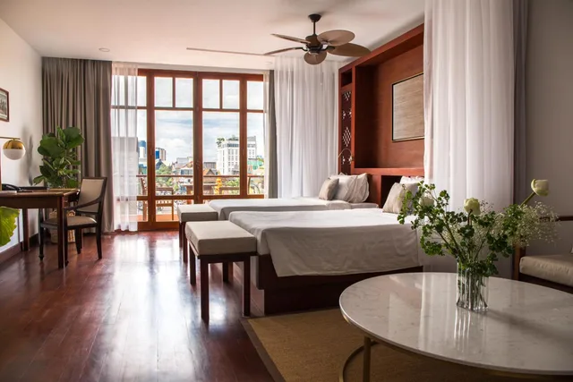 غرفة بسريرين منفصلين بشرفة، Amanjaya Pancam Suites Hotel 1/1