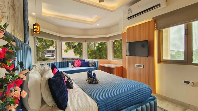 غرفة بانورامية بسرير مزدوج بإطلالة مع أريكة، SARANG PALACE 3/3