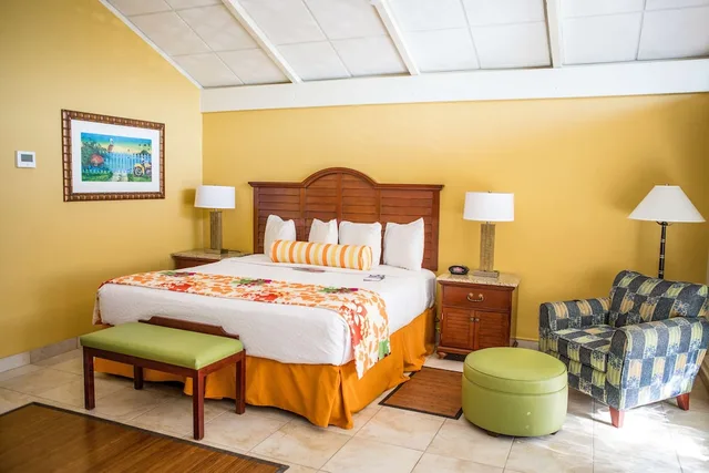 غرفة قياسية بسرير كينج بإطلالة على المرفأ، Best Western Plus Yacht Harbor Inn 1/3
