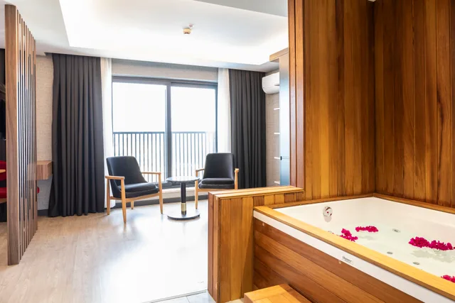 جناح بسرير كينج، Ramada by Wyndham Dalaman 4/4