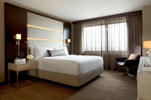 جناح، JW Marriott Minneapolis Mall of America 2/5