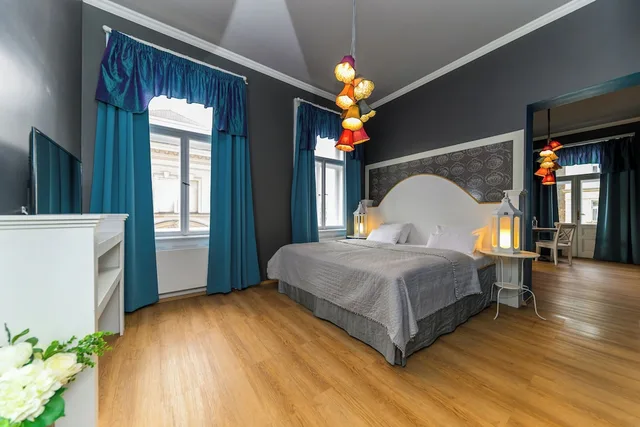 شقة تنفيذية بسريرين منفصلين مع أريكة، Royal Prague City Apartments 1/3